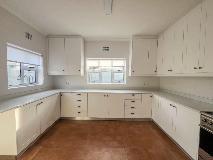 To Let 3 Bedroom Property for Rent in Pinelands Western Cape
